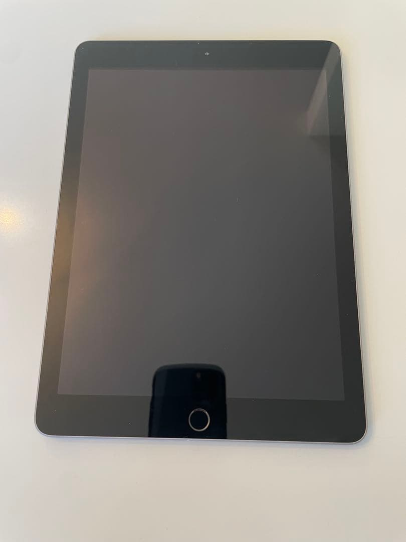 Apple iPad 第六世代　32GB Wifiモデル