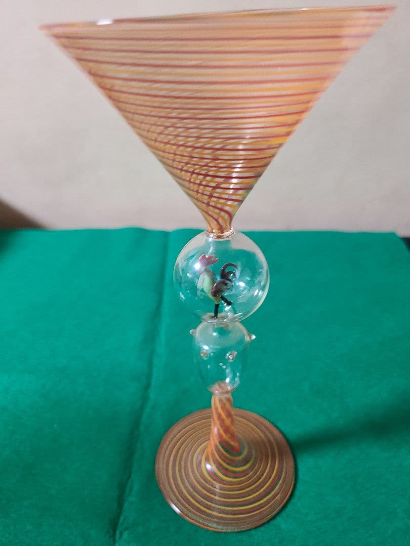 オーストリア　アンティークビミニ　フィギュア入りグラス