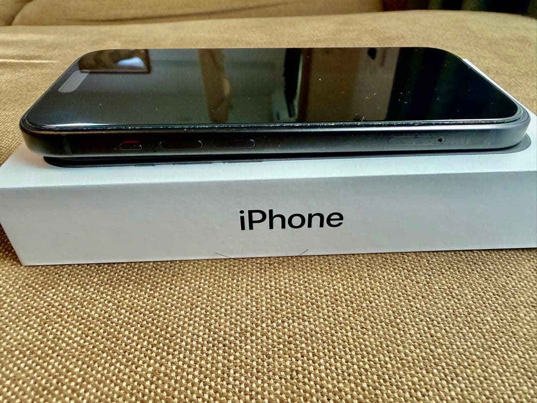 【美品&おまけ付き】iPhone 15 256GB ブラック SIMフリー