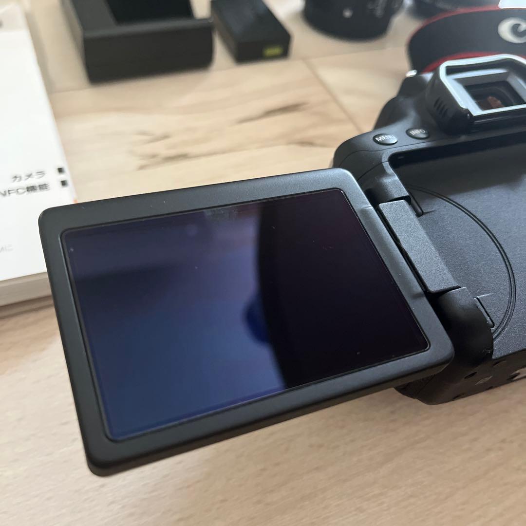 【本日限定価格】Canon EOS Kiss X8i ダブルズームキット