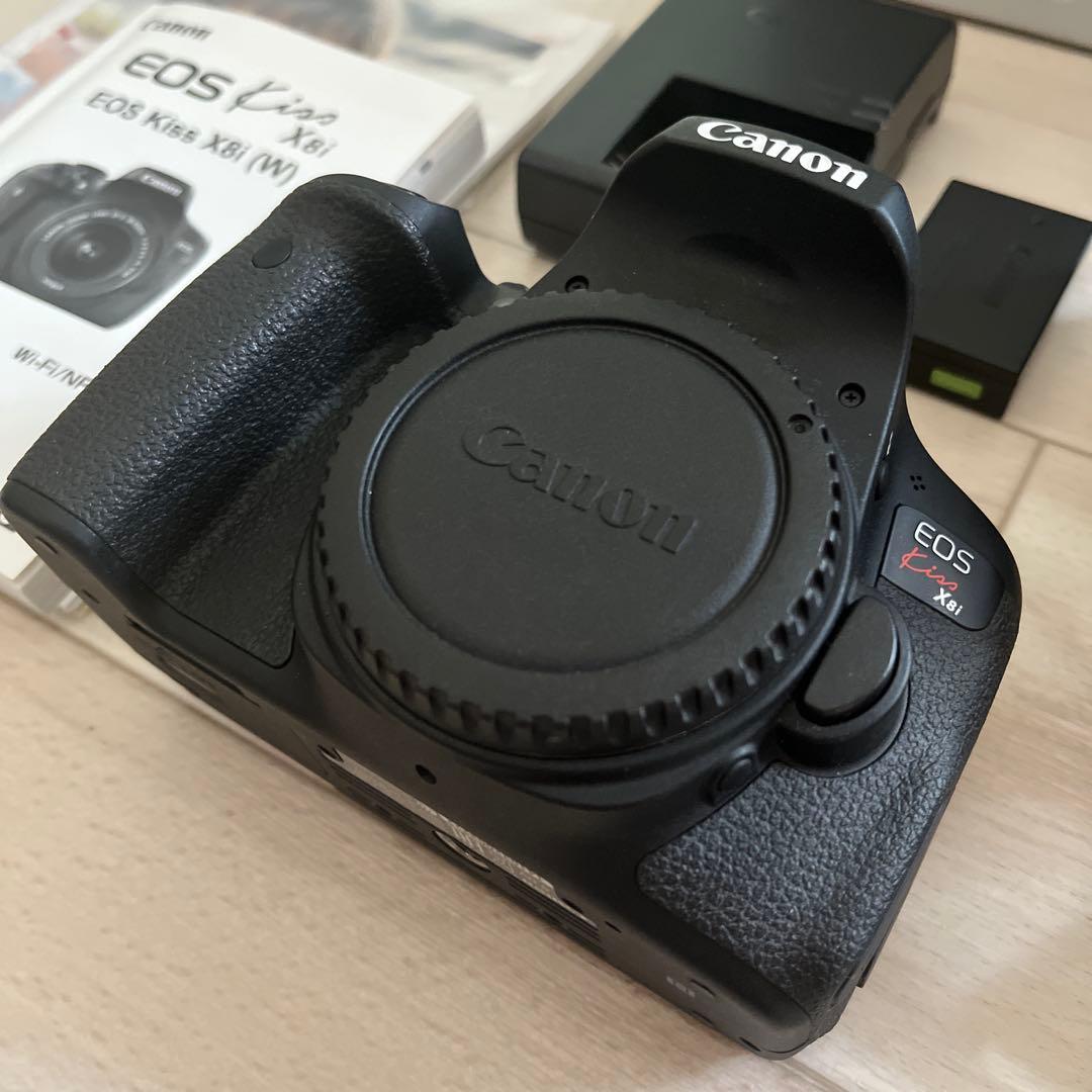 【本日限定価格】Canon EOS Kiss X8i ダブルズームキット