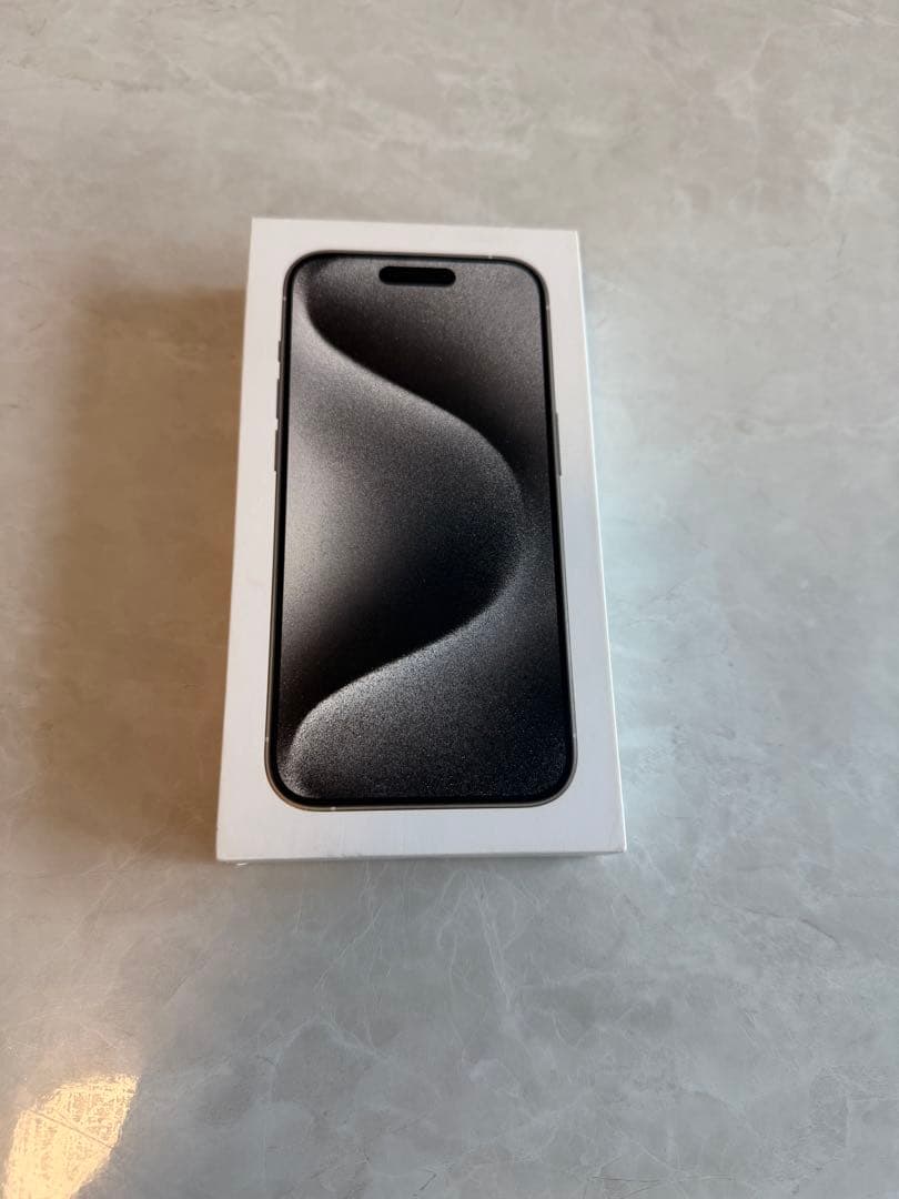 【背面割れ】iPhone15 Pro 128GB ホワイト SIMフリー