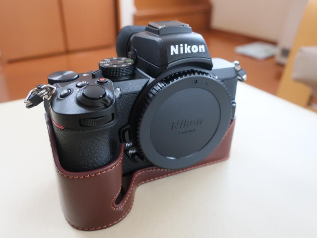 ニコン　Nikon Z50 ボディ　交渉OK　ショット数極少！　おまけつき