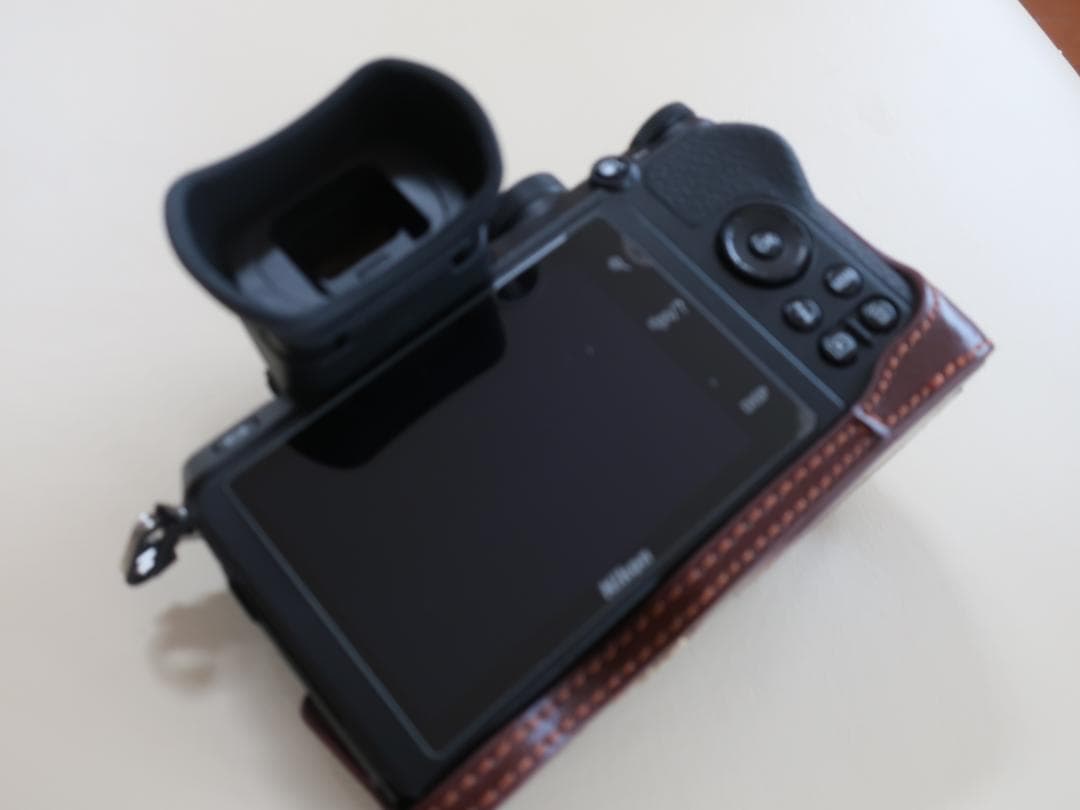 ニコン　Nikon Z50 ボディ　交渉OK　ショット数極少！　おまけつき