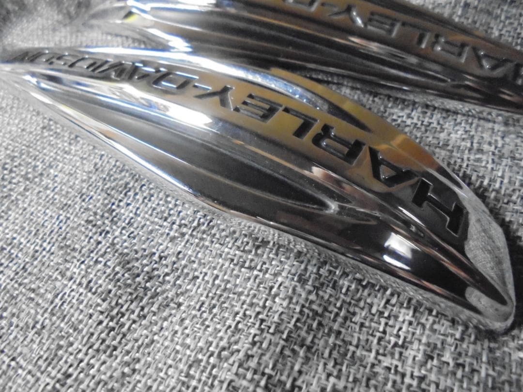 HARLEY-DAVIDSON 　FLDスイッチバック　エンブレム 左右