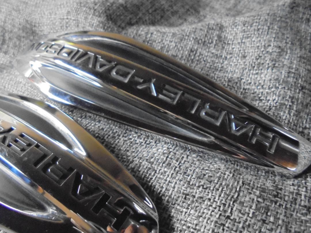 HARLEY-DAVIDSON 　FLDスイッチバック　エンブレム 左右