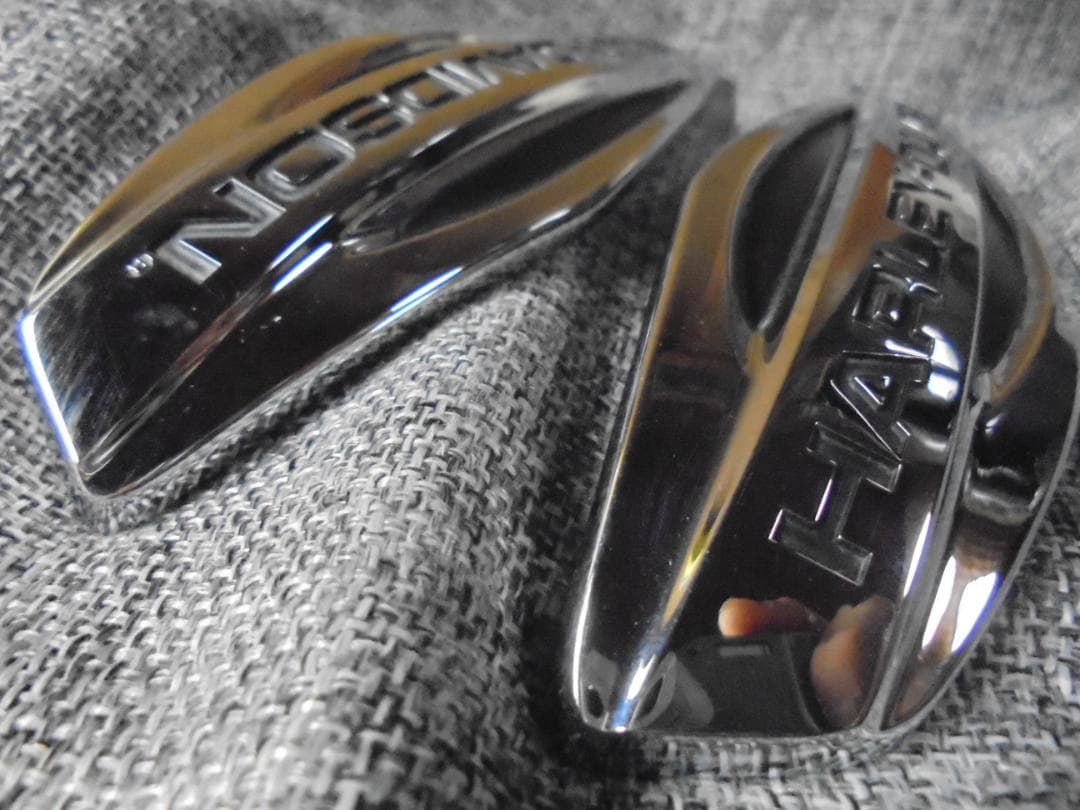 HARLEY-DAVIDSON 　FLDスイッチバック　エンブレム 左右