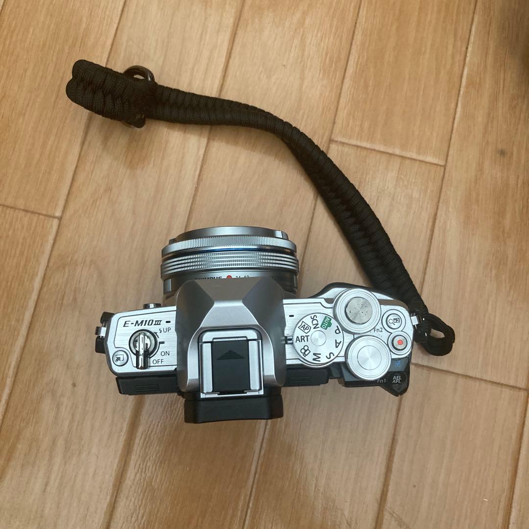 OLYMPUS E-M10 ミラーレスカメラ