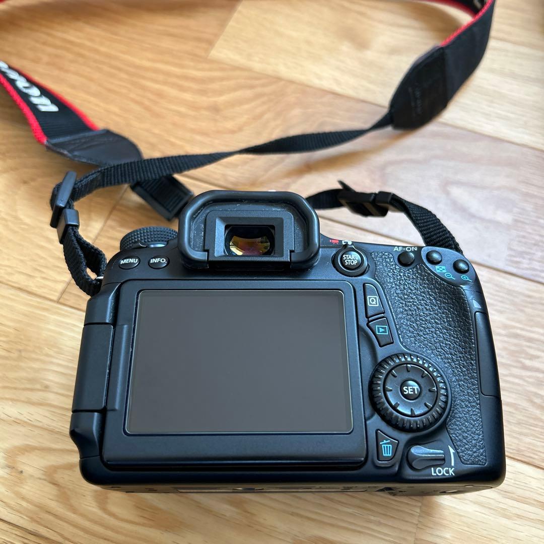 【まとめ売り】　Canon一眼レフeos 70D