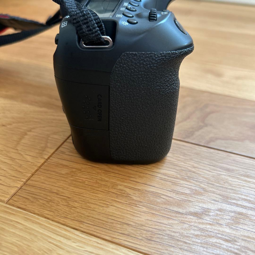 【まとめ売り】　Canon一眼レフeos 70D