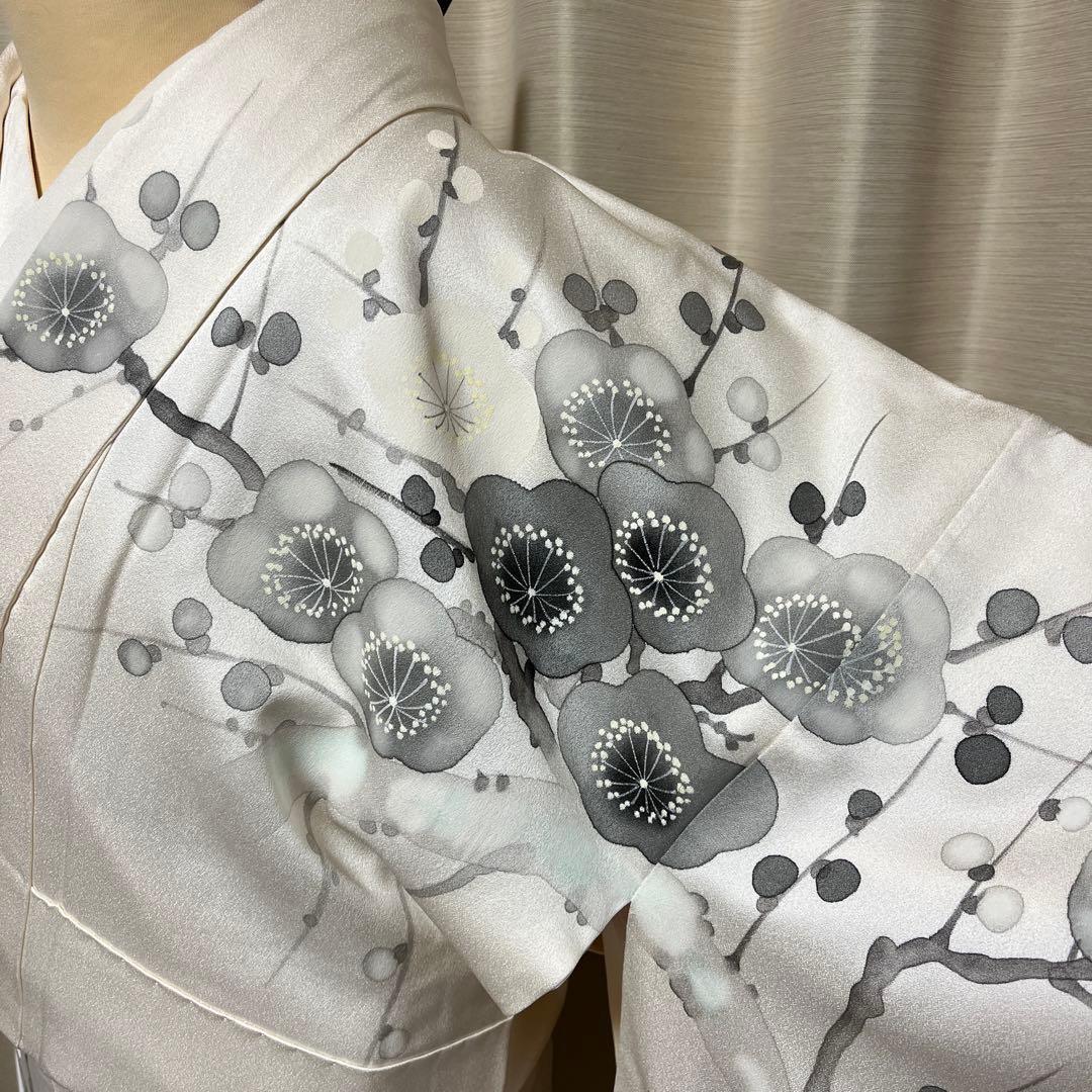 白とグレーの梅と蕾の訪問着 白系