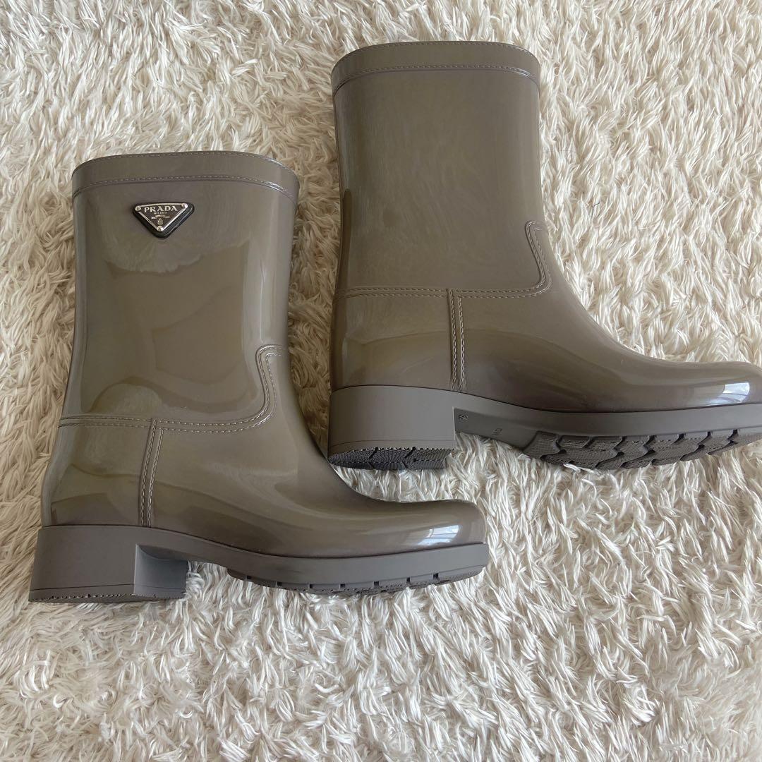 プラダ　レインブーツ　三角ロゴ　グレージュ　36 長靴　ラバー素材