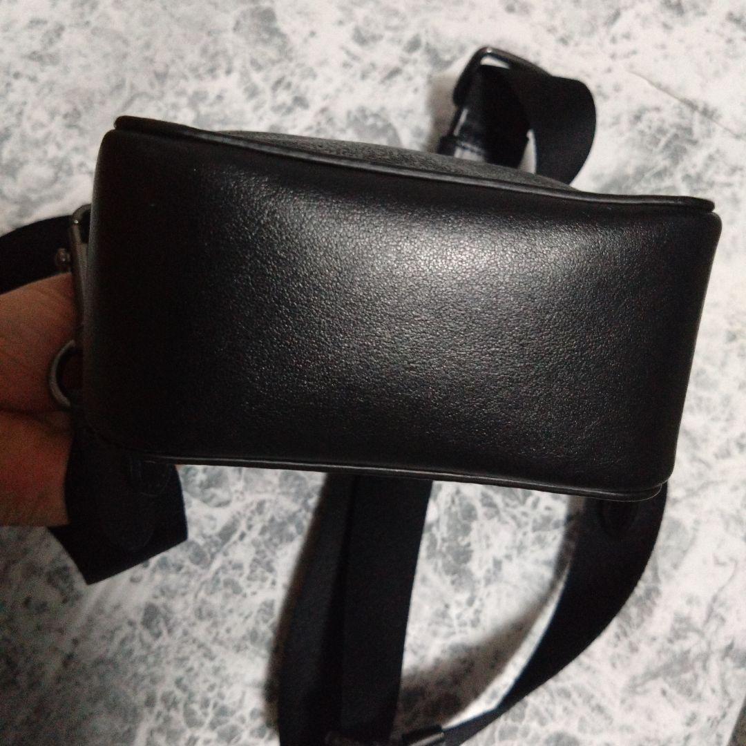 Coach ブラックレザー ボディーバッグ