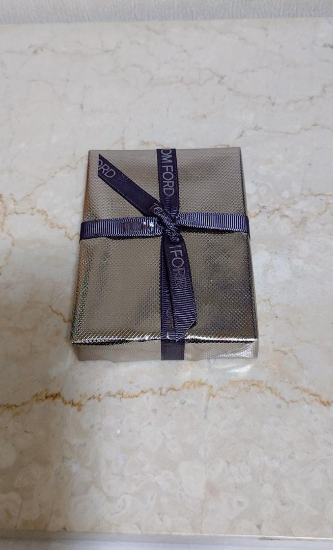 アイ カラークォード メタリック モーブ 01RW