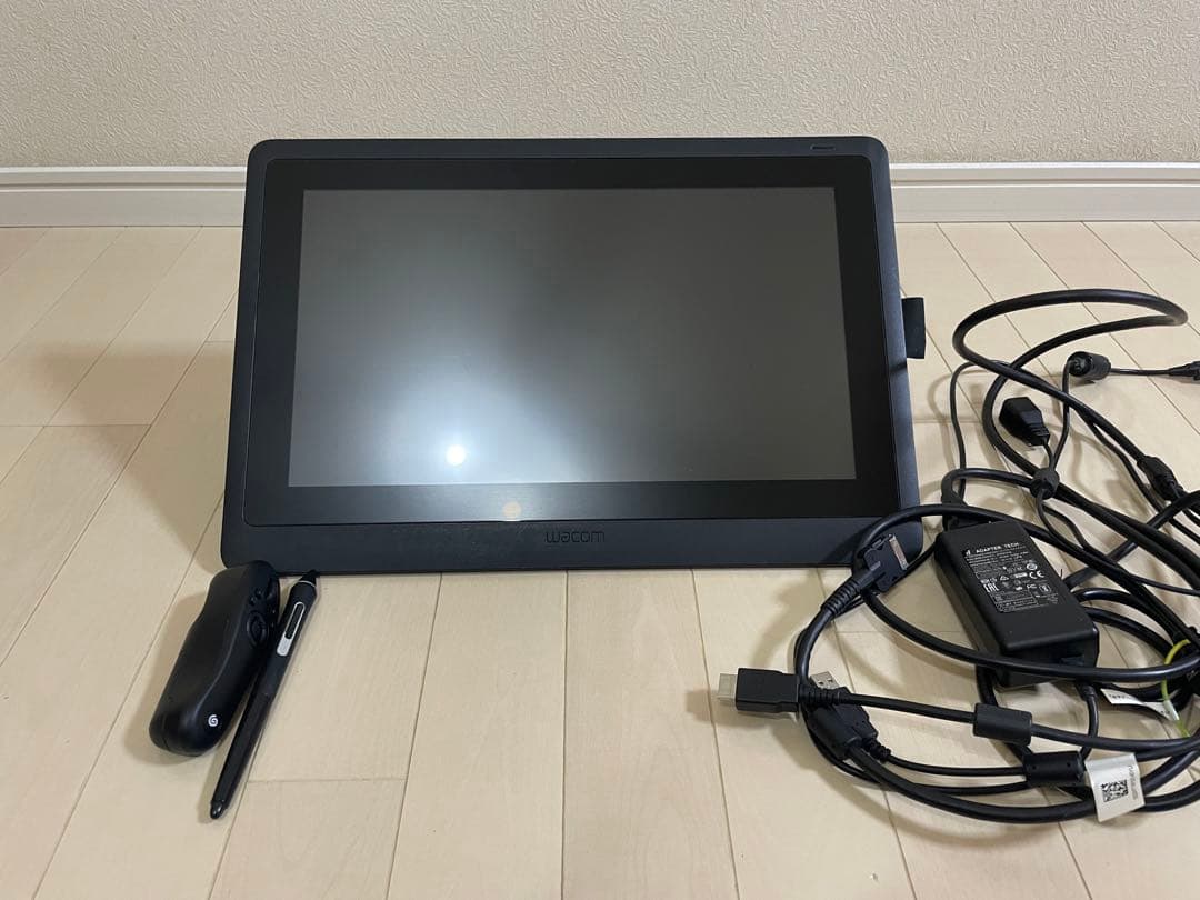 Wacom cintiq16本体備品完備、専用スタンド、左手デバイスセット
