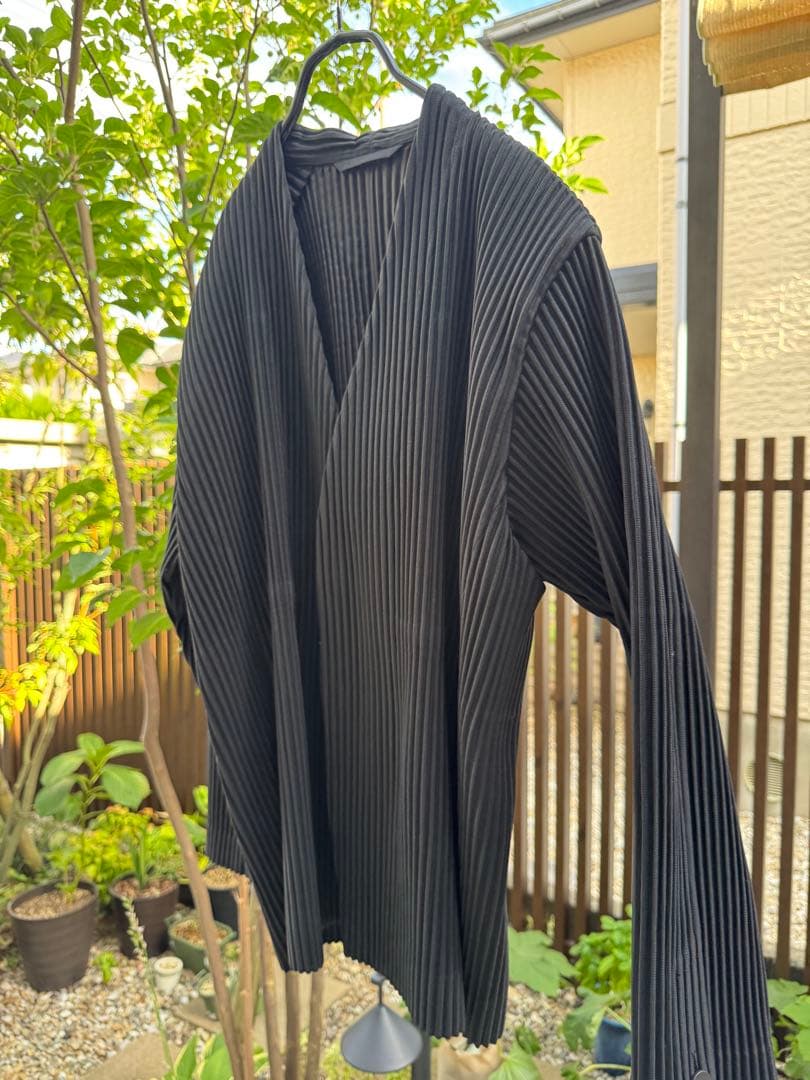 ISSEY MIYAKE HOMME PLISSÉ ノーカラージャケット 黒