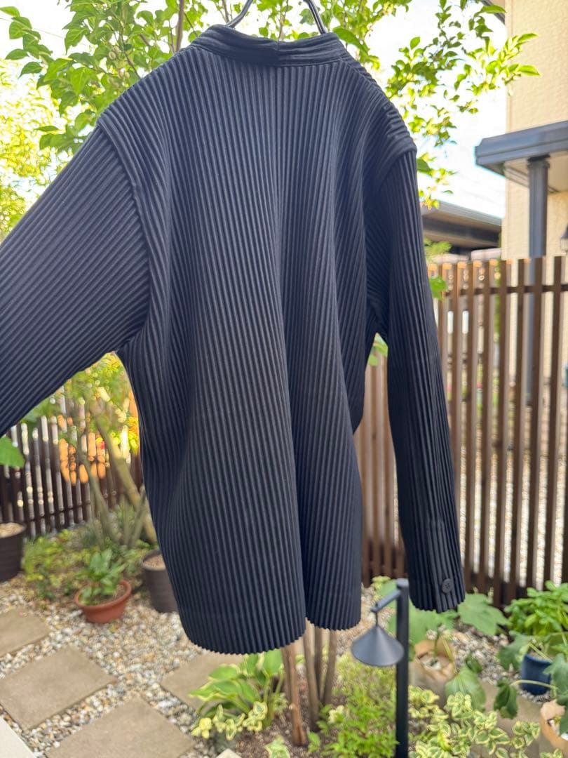 ISSEY MIYAKE HOMME PLISSÉ ノーカラージャケット 黒