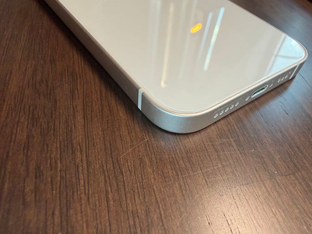 【新品同様/バッテリー97%】iPhone 13 スターライト SIMフリー