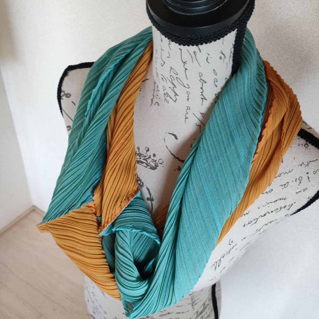 あ17 超美品　プリーツプリーズ　青　オレンジ　プリーツスヌード　ストール