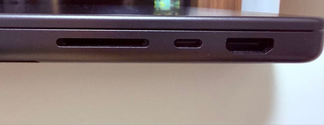 MacBook Pro 14インチ M4 16GB 512GB スペースブラック