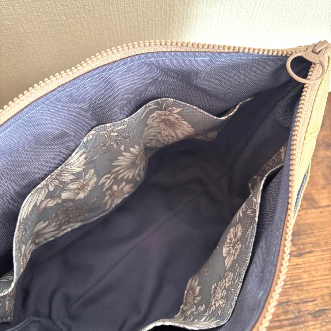 【JUNE】30cmファスナーショルダーバッグ　ナイロンオックスキルト