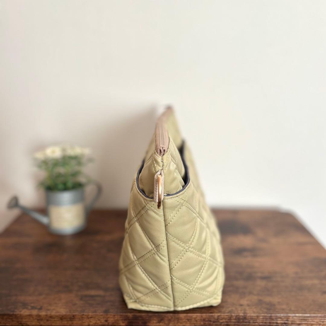 【JUNE】30cmファスナーショルダーバッグ　ナイロンオックスキルト