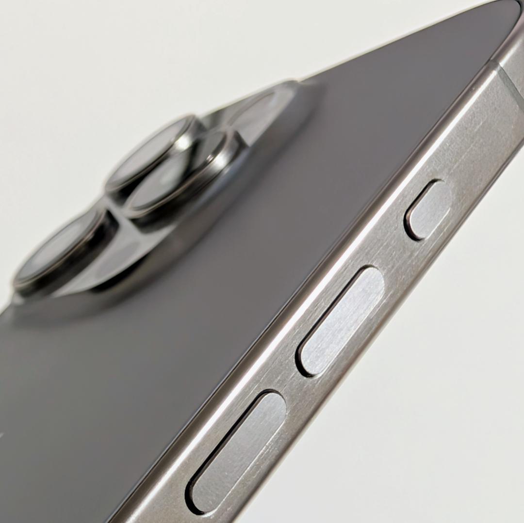iPhone 15 Pro ナチュラルチタニウム 256GB SIMフリー
