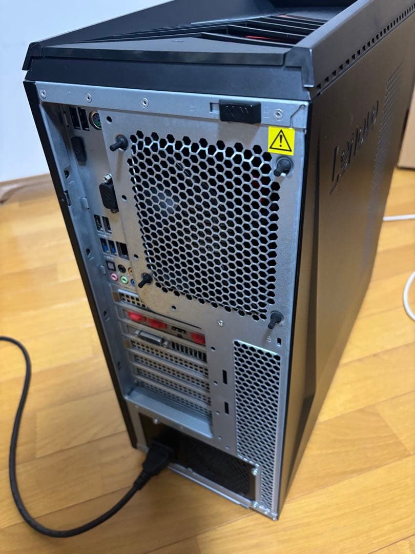 週末値下げ！赤光り！めずらカッコイイLenovoゲーミングPC 中古SSD i7