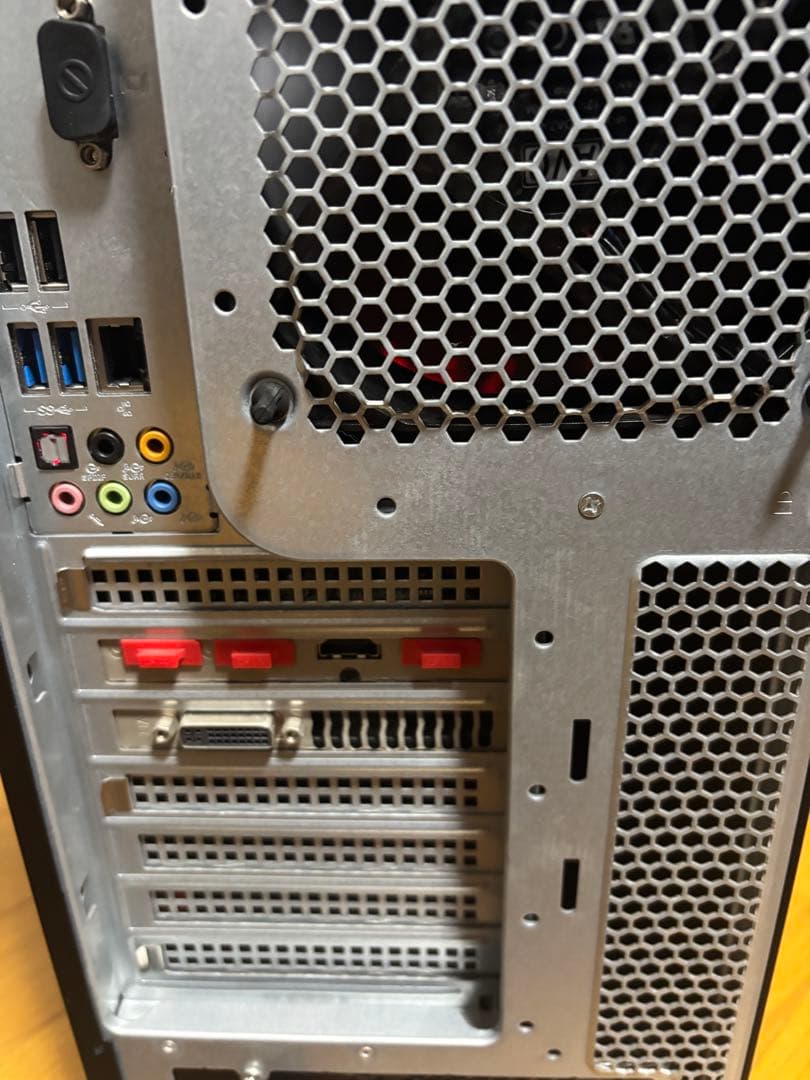 週末値下げ！赤光り！めずらカッコイイLenovoゲーミングPC 中古SSD i7