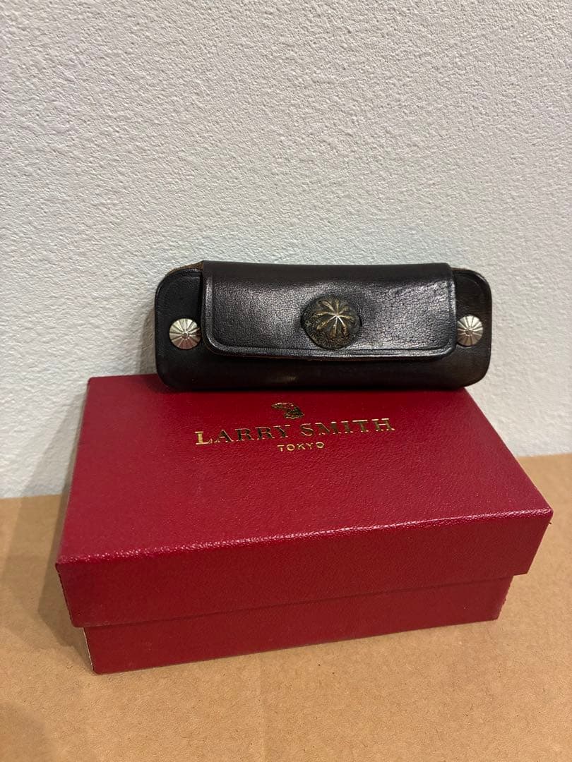 LARRY SMITH ブラックキーケース
