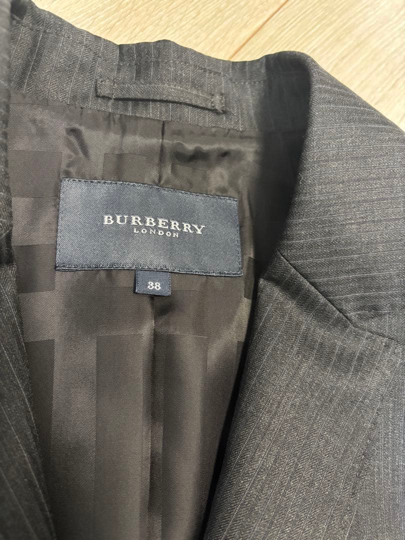 新品未使用⭐︎BURBERRY テーラードジャケット 38 ダークグレーストライプ