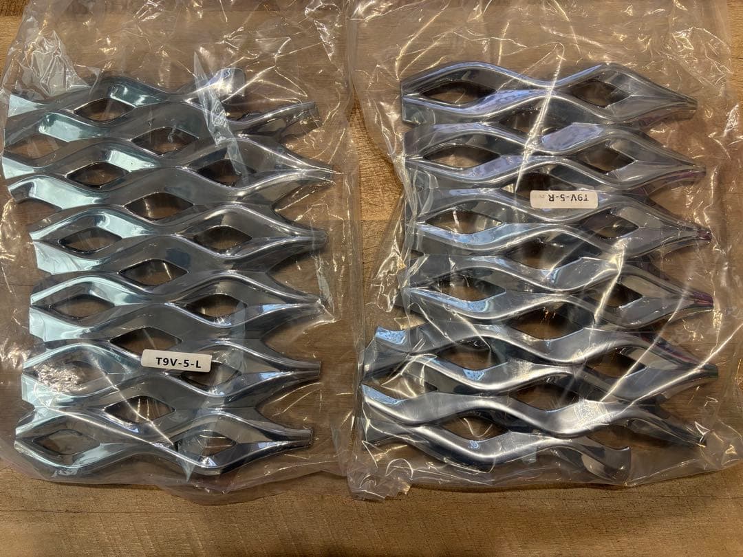 ユアーズ　90ヴォクシー フォグランプガーニッシュ