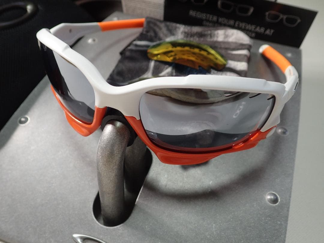 新品未使用 レーシングジャケット ファイア＆クローム 偏光レンズ 2セット