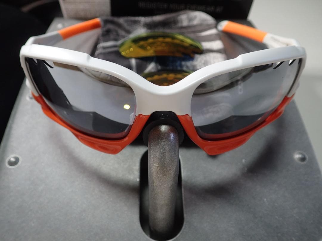 新品未使用 レーシングジャケット ファイア＆クローム 偏光レンズ 2セット