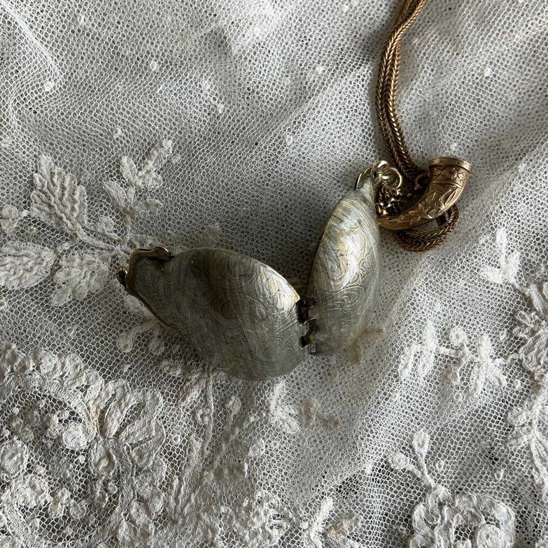 ♡レア♡　フランスアンティーク　ペンダント　ミニチュア　小さなパース　ピルケース