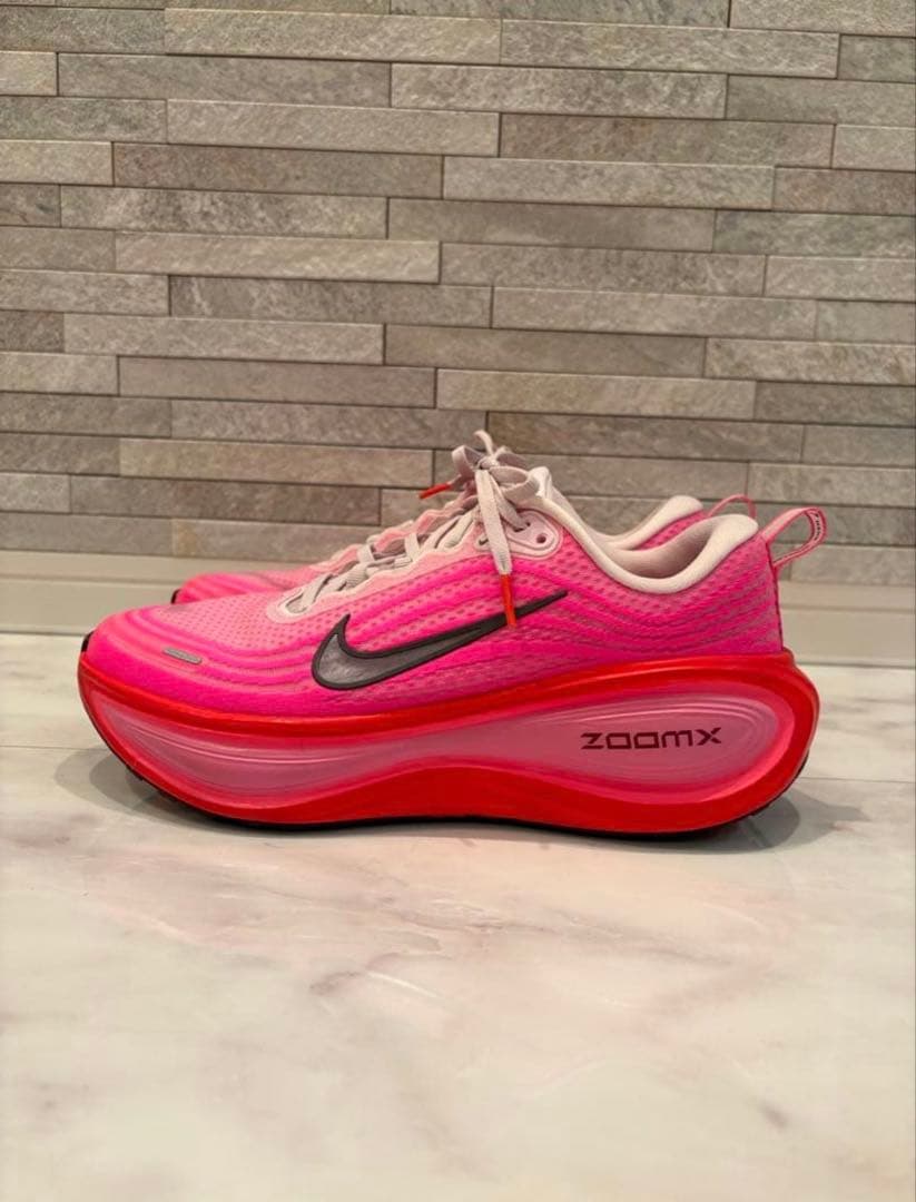 ナイキ26cm ボメロプラスピンク NIKE VOMERO PLUS