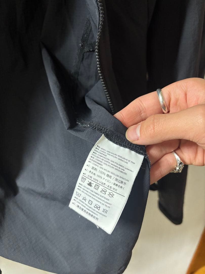 せ*ン様 【美品】アークテリクス 超軽量ウィンドシェルジャケット Sサイズ