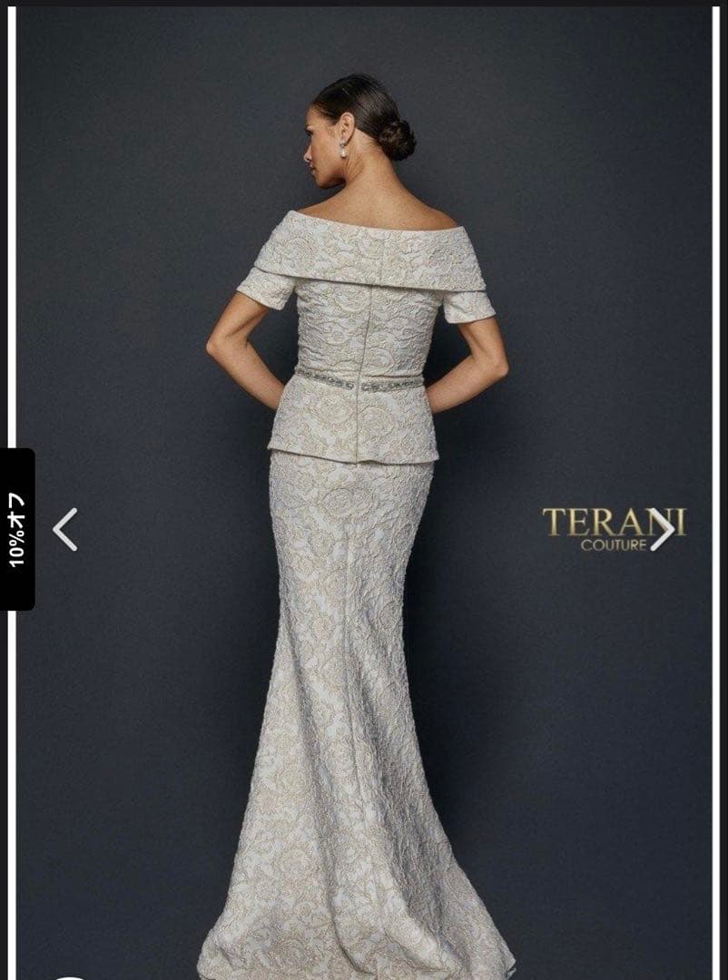 ゆ*こ様 上品TERANI シルバー オフショルダードレス