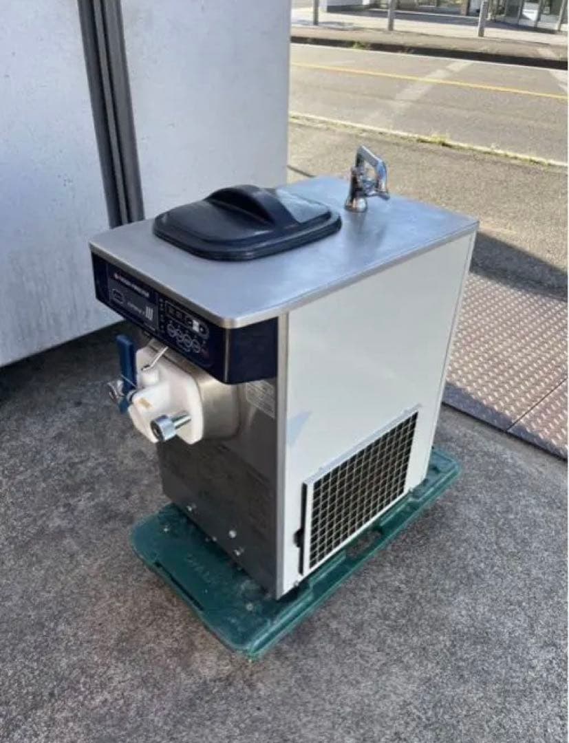 Nissei Freezer CompactIIIソフトクリームフリーザー　引取