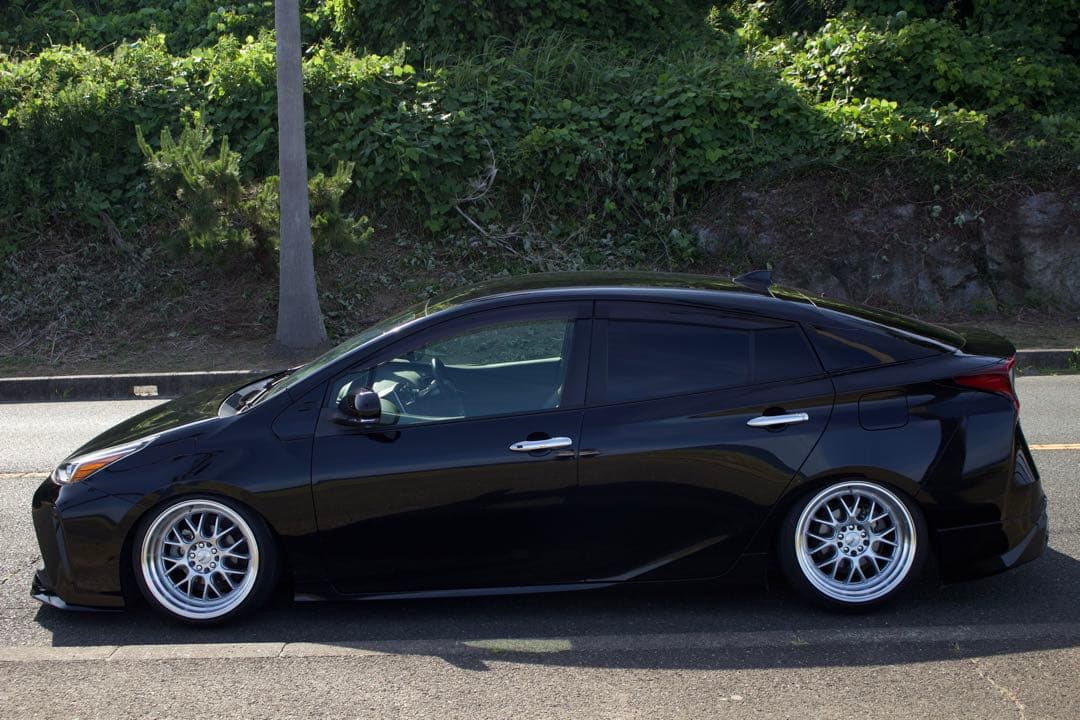 プリウス50 車高調　ID66 ピロアッパーマウント