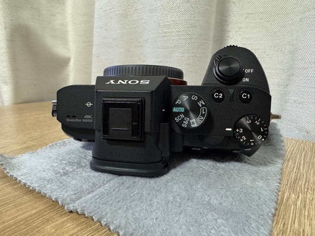 SONY α7 III ミラーレス一眼カメラ 本体 ストラップ付き