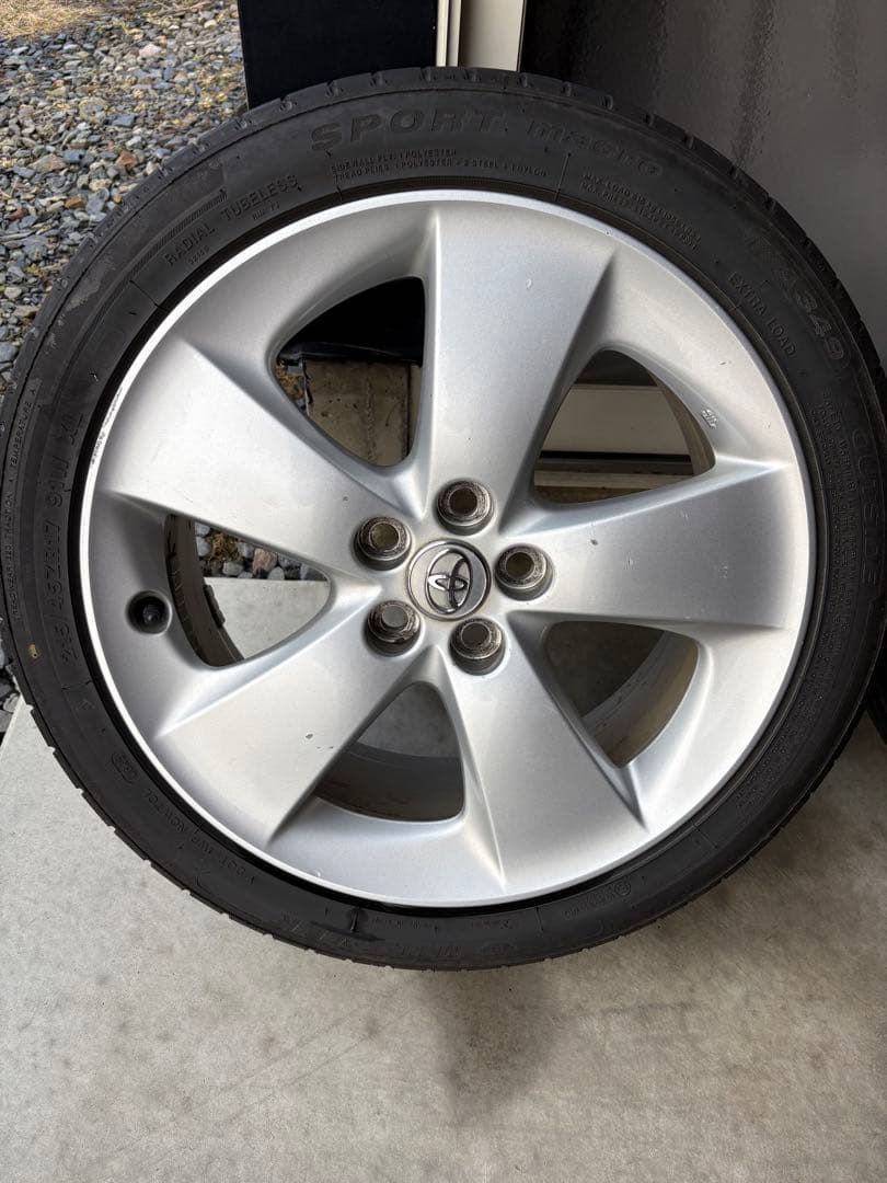 天然水素30プリウス純正　ツーリング17インチ　小傷程度　2025年製造