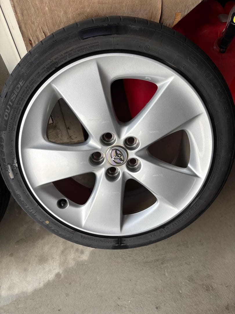 天然水素30プリウス純正　ツーリング17インチ　小傷程度　2025年製造