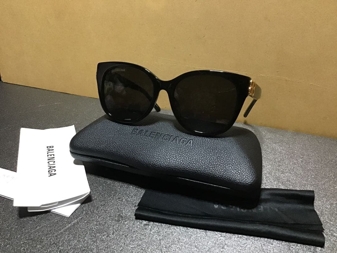 BALENCIAGA ブラック サングラス