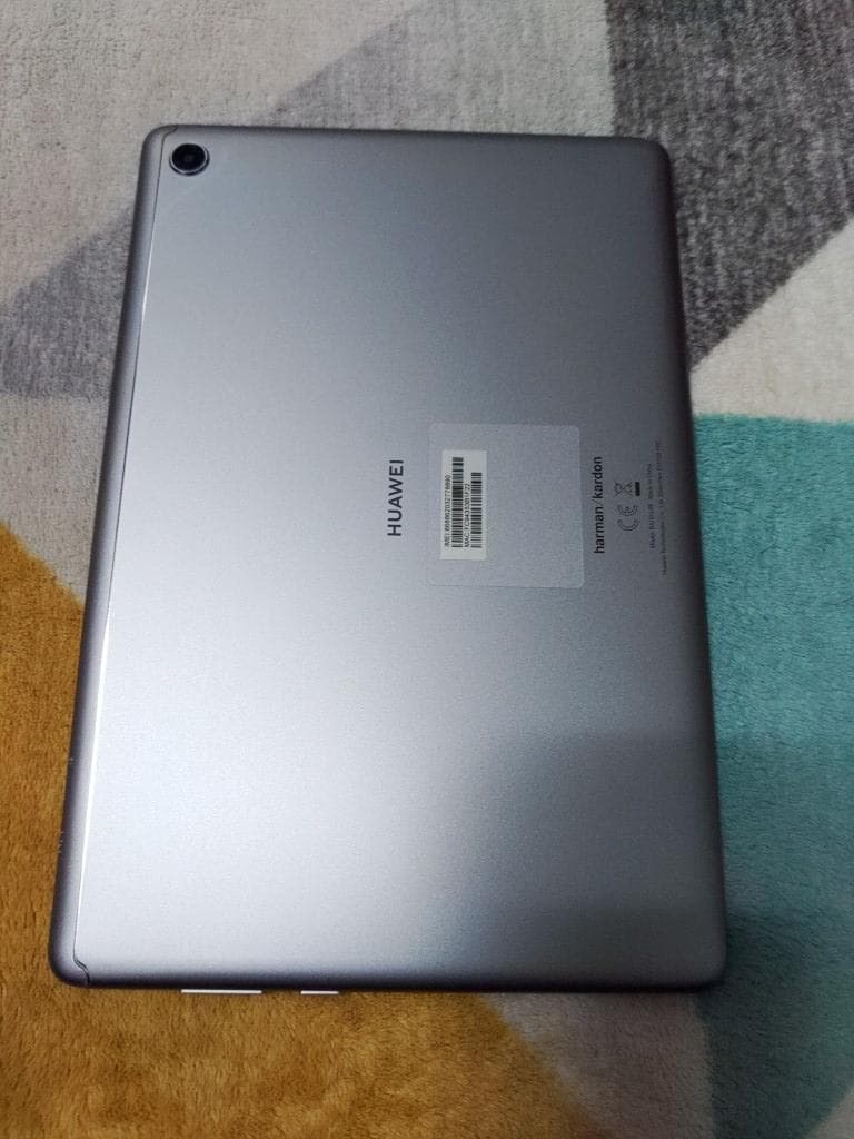 美品　MediaPad M5 lite BAH2-L09 　付属品未使用