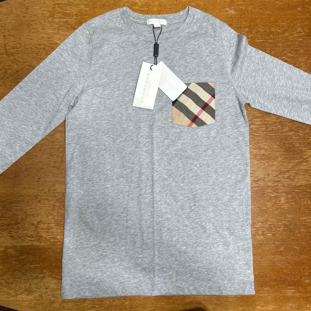 BURBERRY Tシャツ2枚セット新品未使用✨️（バラ売り可）