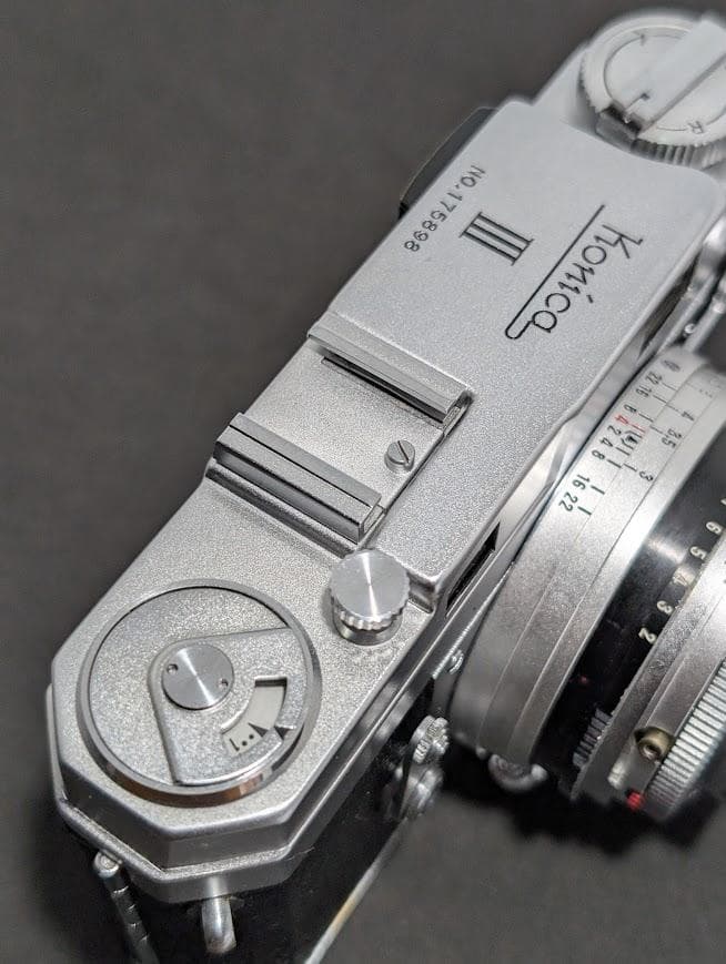 【外観美品・ 完動品】KONICA Ⅲ 48mm F/2 フィルムカメラ