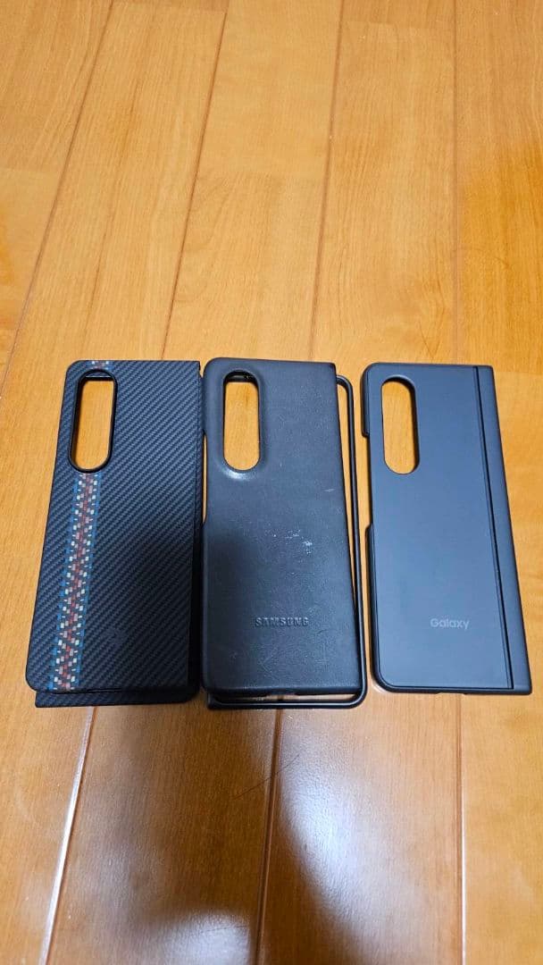 Galaxy Fold4 au版 箱とカバー付き