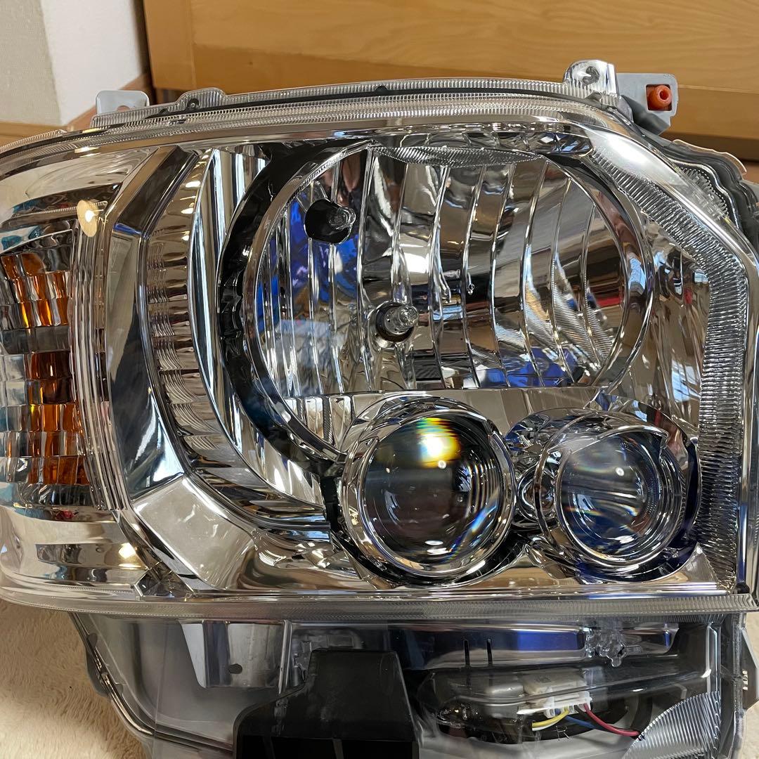 dm12kc  5型ハイエース新車外しLEDベッドライト左右セット