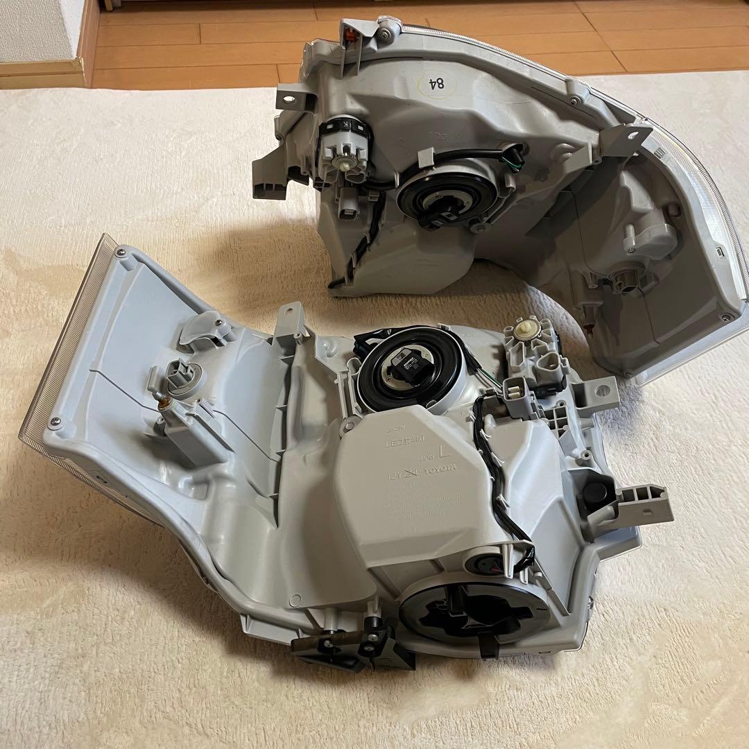 dm12kc  5型ハイエース新車外しLEDベッドライト左右セット